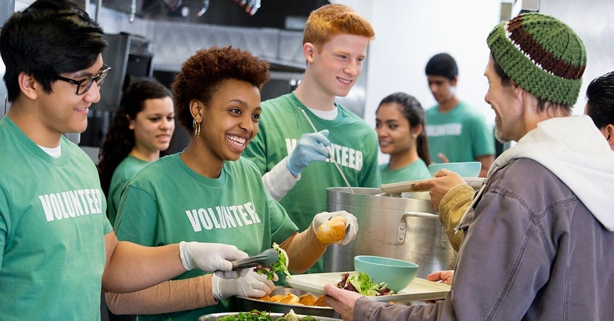 4 powerful ways helping others may boost your health