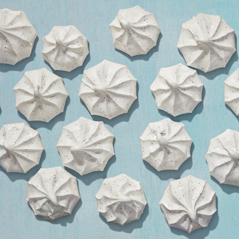 Lemon–poppy seed meringues